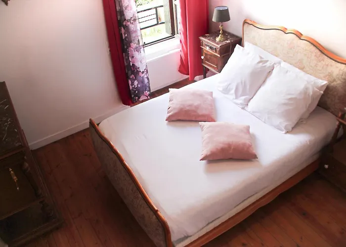 Le Feodal 3 Etoiles Nyaraló *